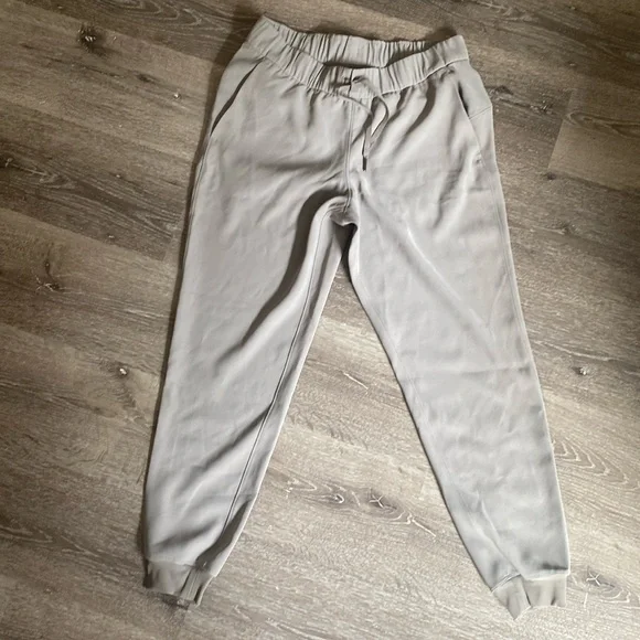 Lululemon women’s on the fly jogger size 8 - Picture 1 of 1